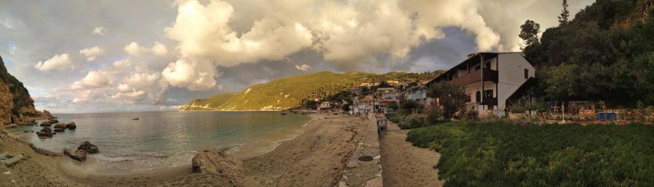 Fetsis Apartments Áyios Nikítas Buitenkant foto